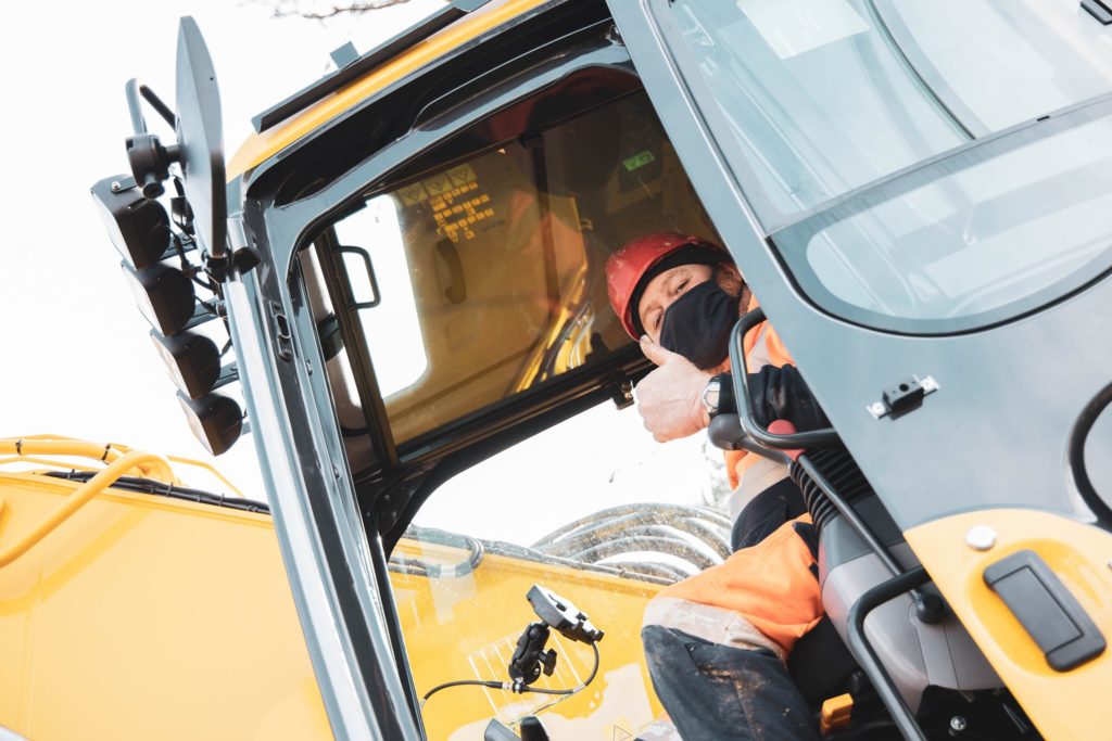 Komatsu PC228 short-tail excavator